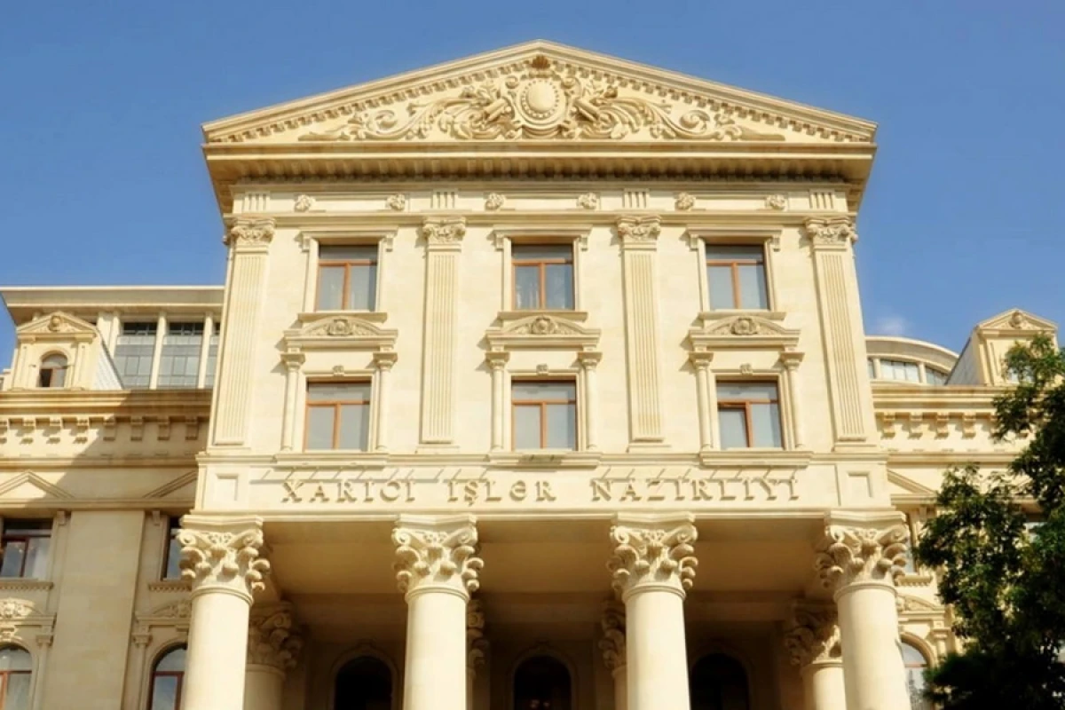 XİN diplomatik əlaqələrin 30 illiyi münasibətilə Litvanı təbrik etdi
