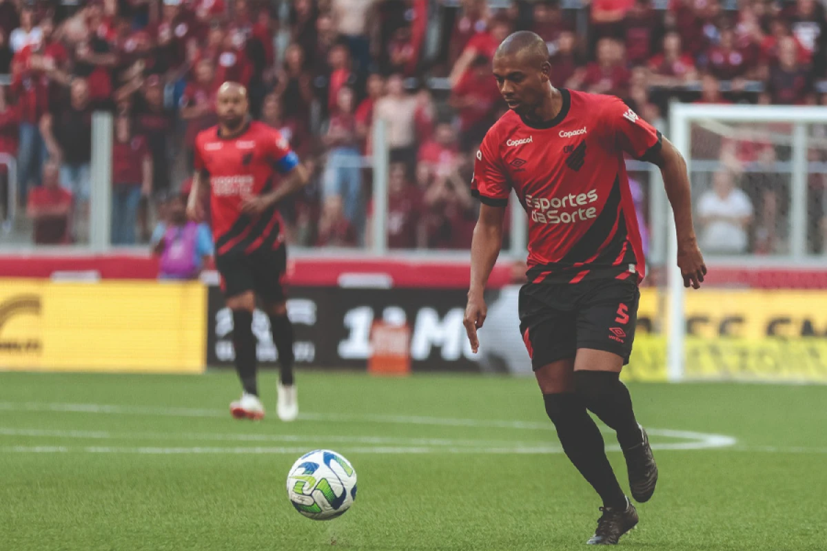 Fernandinyo futbolla vidalaşdı