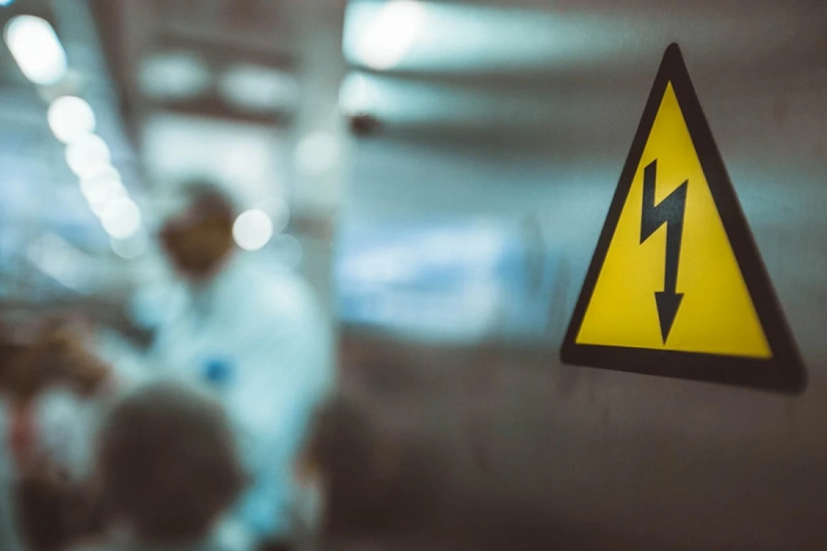 Restoranda dörd əməkdaşı elektrik cərəyanı vuraraq öldürdü