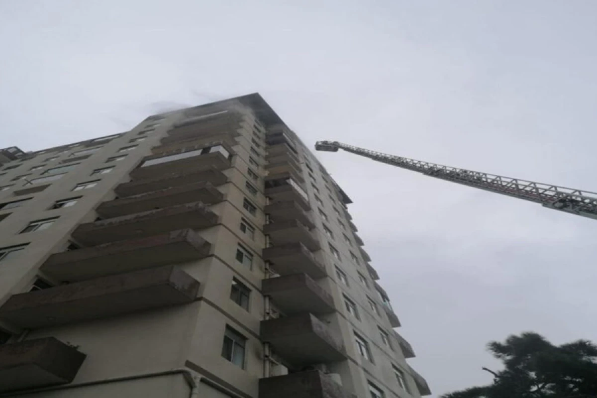 Çoxmərtəbəli yaşayış binasında tüstüdən zəhərlənənlərin son durumu açıqlandı