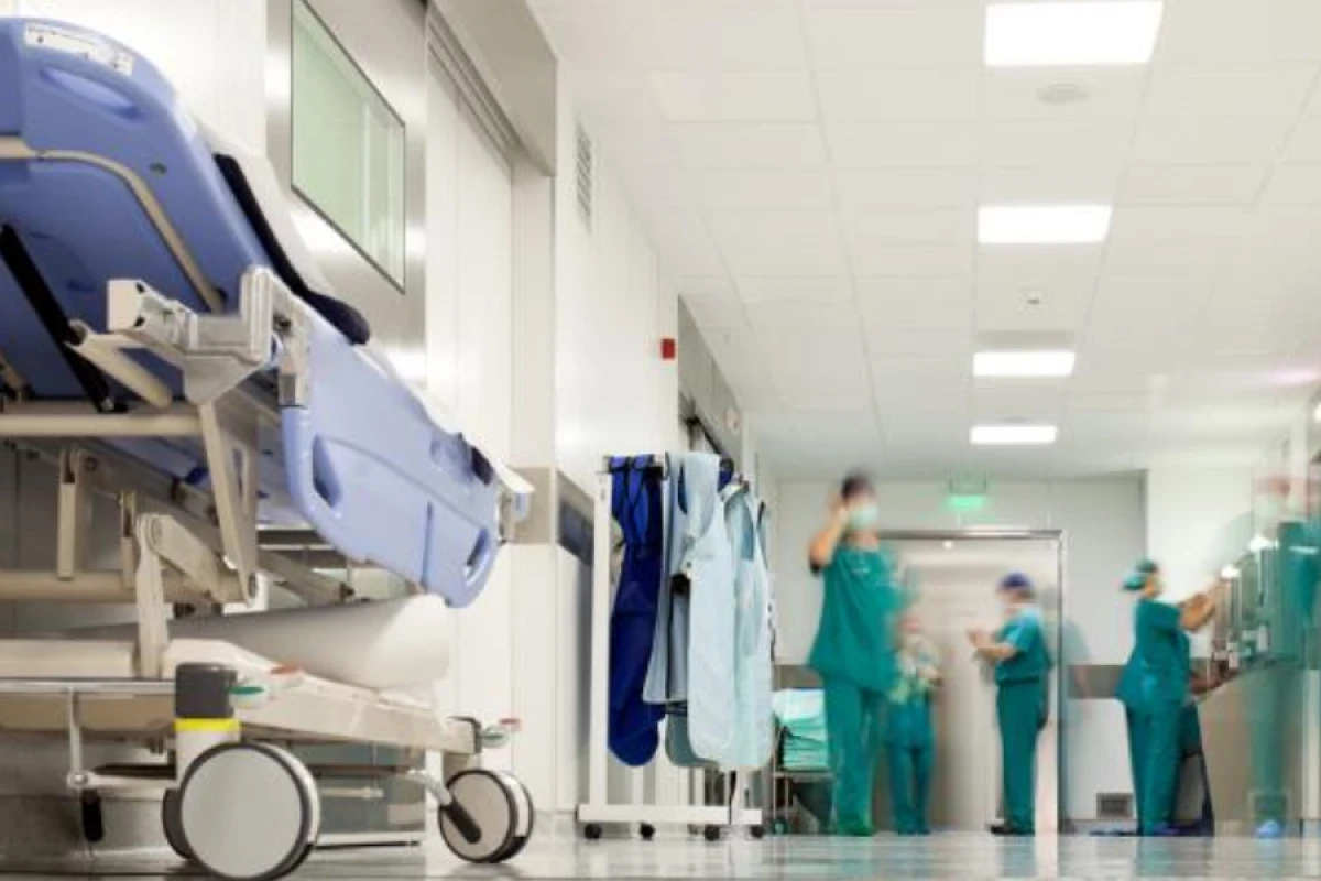Yasamalda yanğın səbəbilə Kliniki Tibbi Mərkəzə hospitalizasiya olunanların vəziyyəti açıqlandı