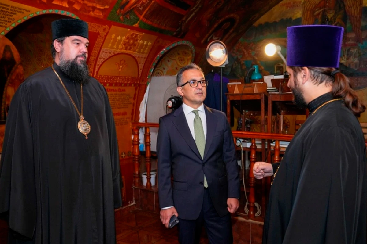 Ramin Məmmədov Bakıdakı Ali Mələk Mikayıl kilsəsini ziyarət etdi