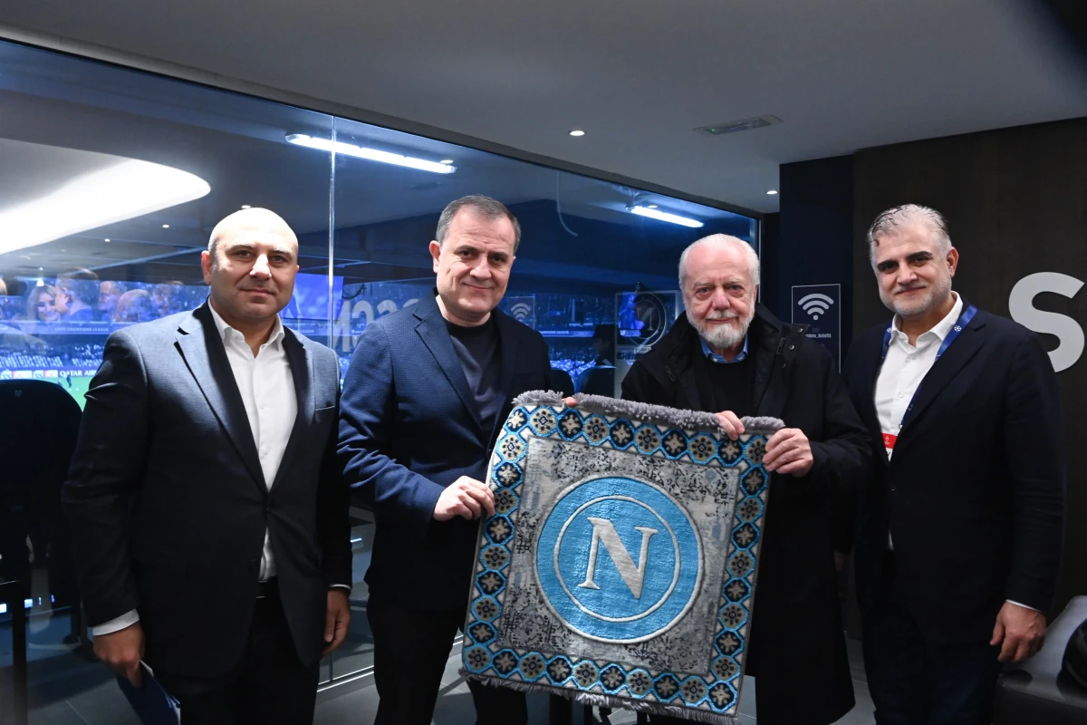 Ceyhun Bayramov “Napoli”-"Qarabağ" matçını izlədi, futbolçularla görüşdü — 1