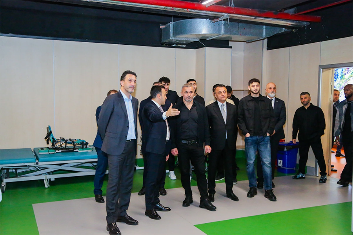 “Qarabağ”ın nümayəndələri Yeni Robotik Reabilitasiya Mərkəzində