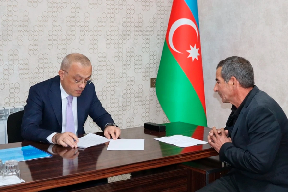 Zaur Mikayılov Yevlaxda vətəndaşlarla görüşdü