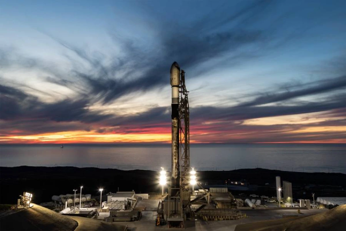 "Falcon 9"  140 peyki orbitə göndərdi