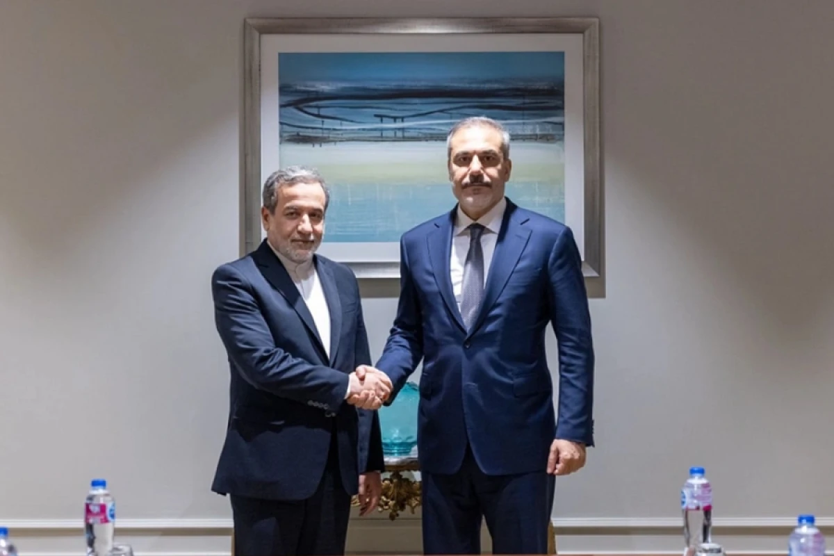 Türkiyə və İran XİN başçıları arasında görüş başladı