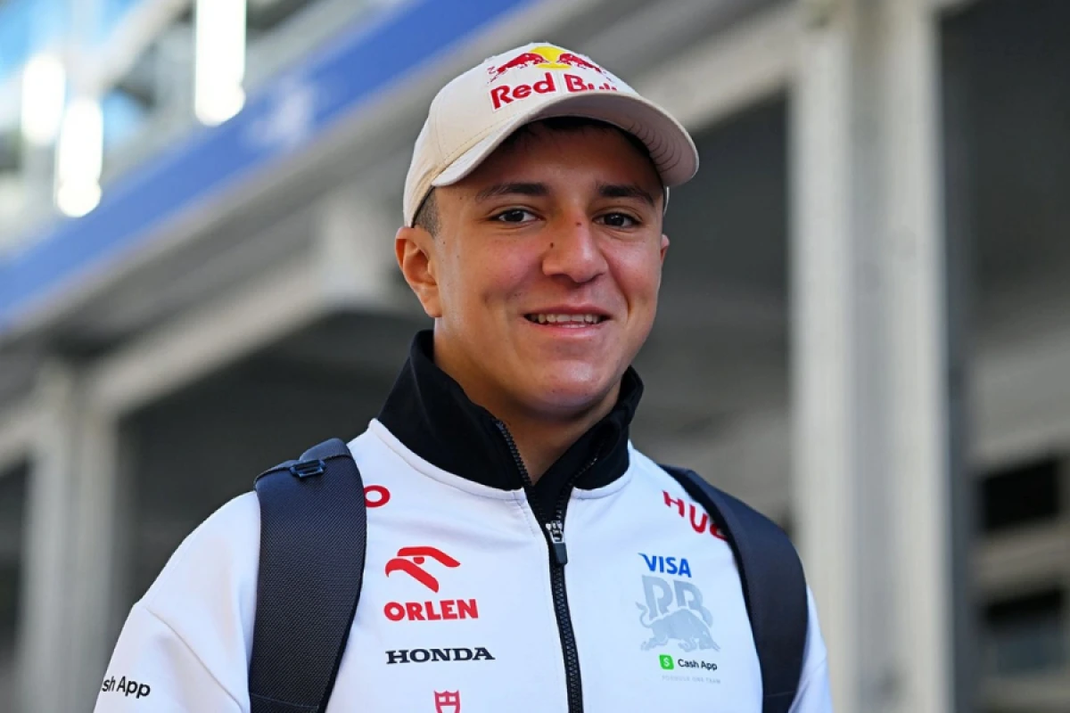 İsak Hacar "Red Bull" pilotu olacaq