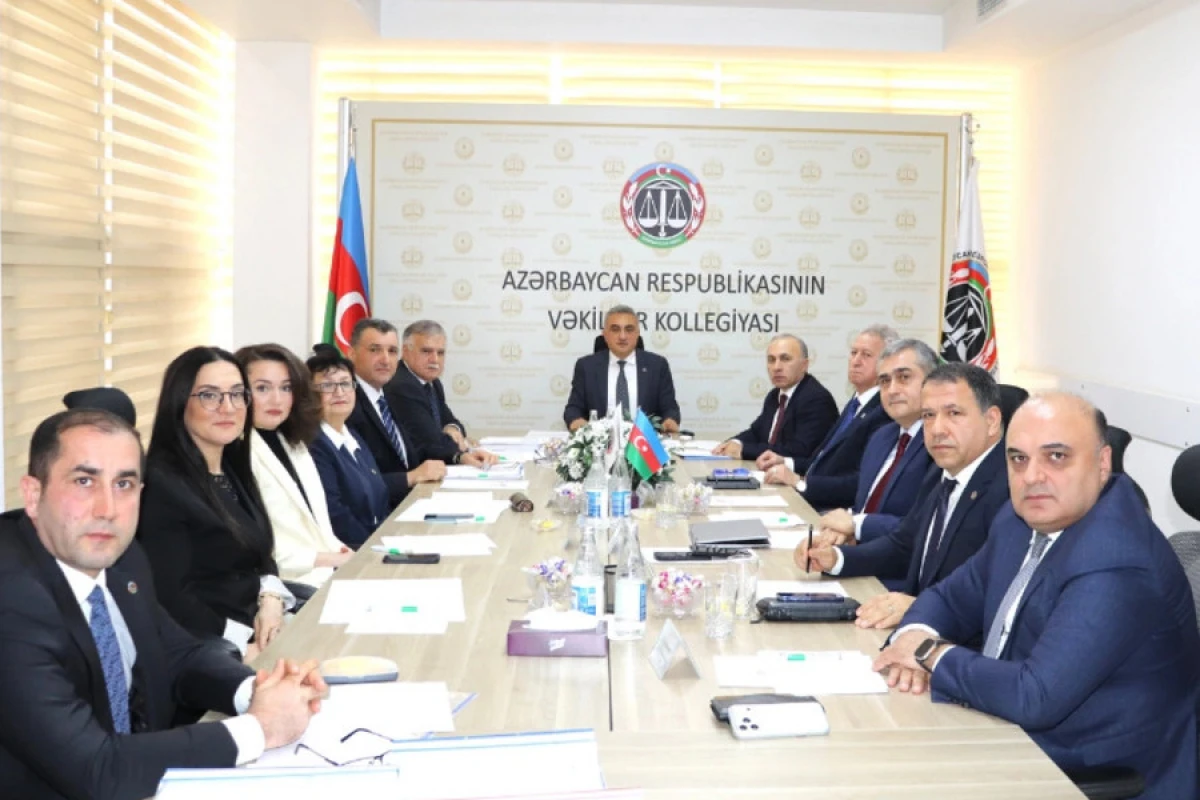 Azərbaycanda bir vəkil cərimələndi, digərinə xəbərdarlıq edildi