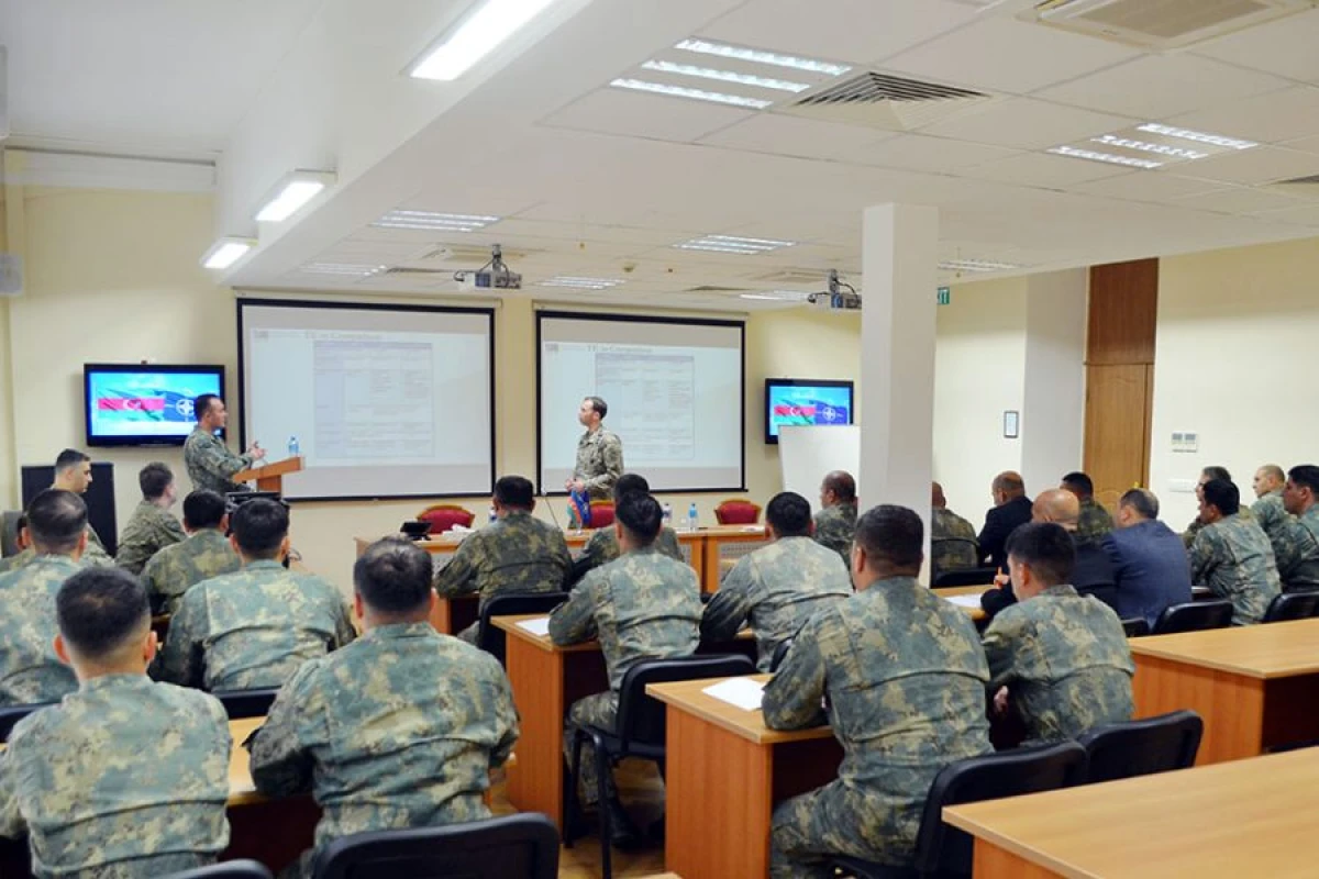 Bakıda NATO-nun mobil təlim qrupu tərəfindən seminar-məşğələ keçirilir