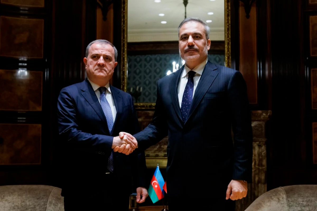 Ceyhun Bayramov Hakan Fidanla görüşdü