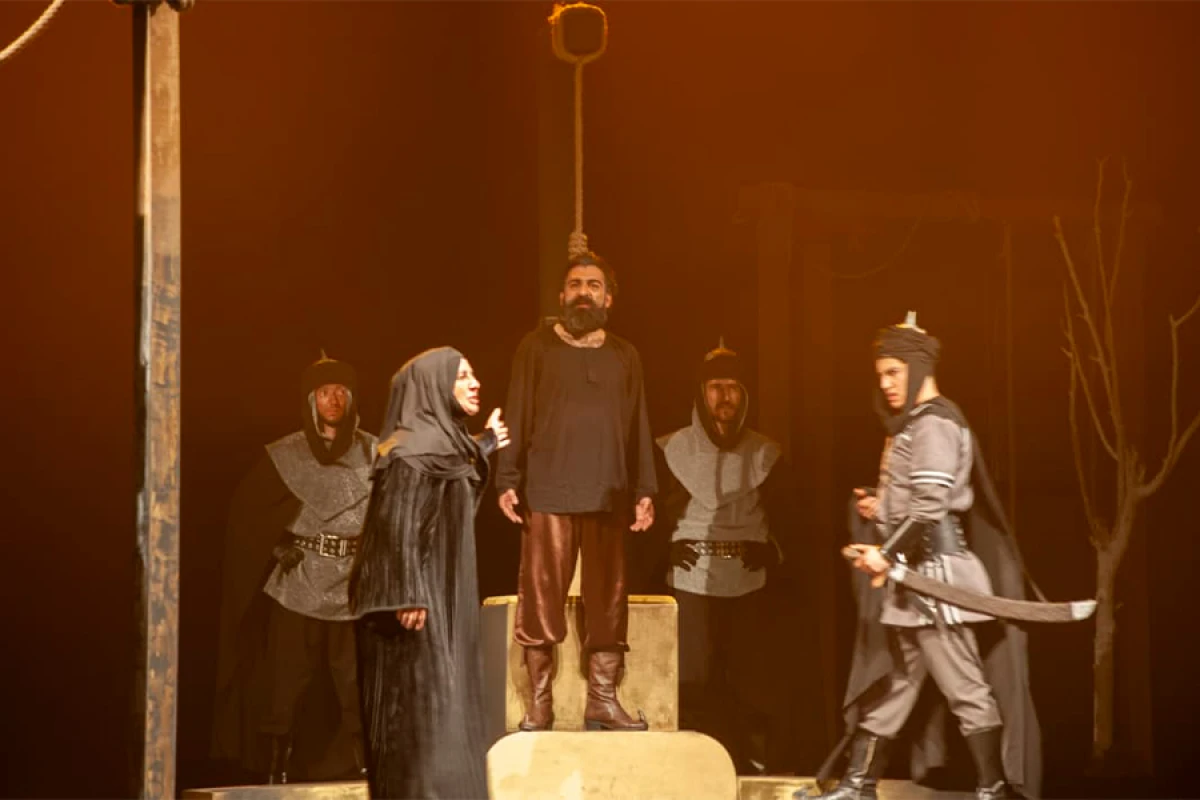 Şəki teatrı “Dar ağacı” tamaşası ilə paytaxt sənətsevərlərinin qonağı oldu