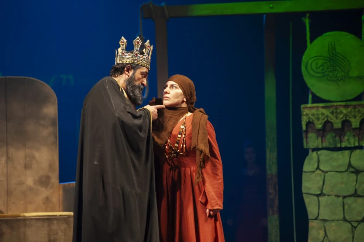 Şəki teatrı “Dar ağacı” tamaşası ilə paytaxt sənətsevərlərinin qonağı oldu — 1