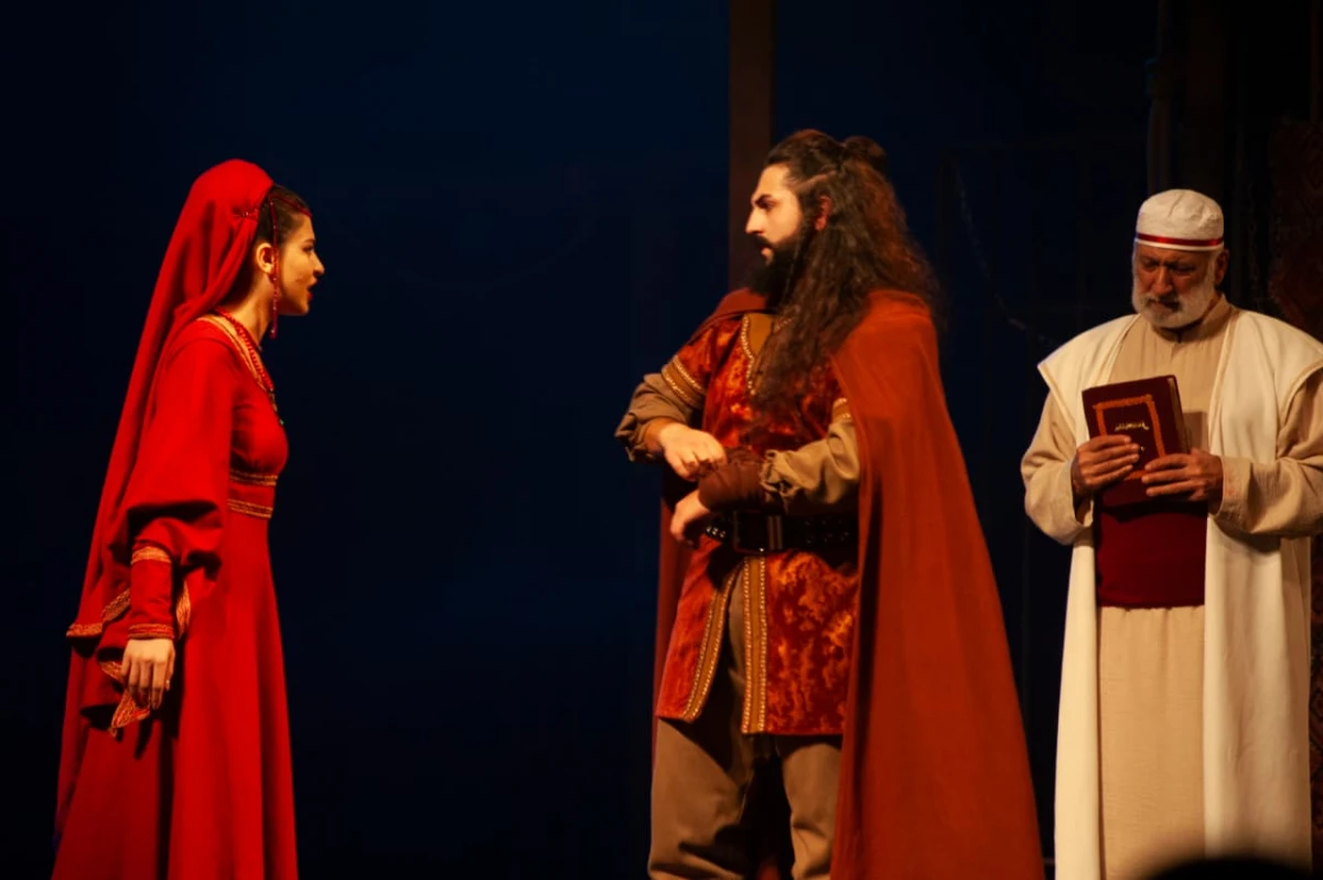 Şəki teatrı “Dar ağacı” tamaşası ilə paytaxt sənətsevərlərinin qonağı oldu — 2