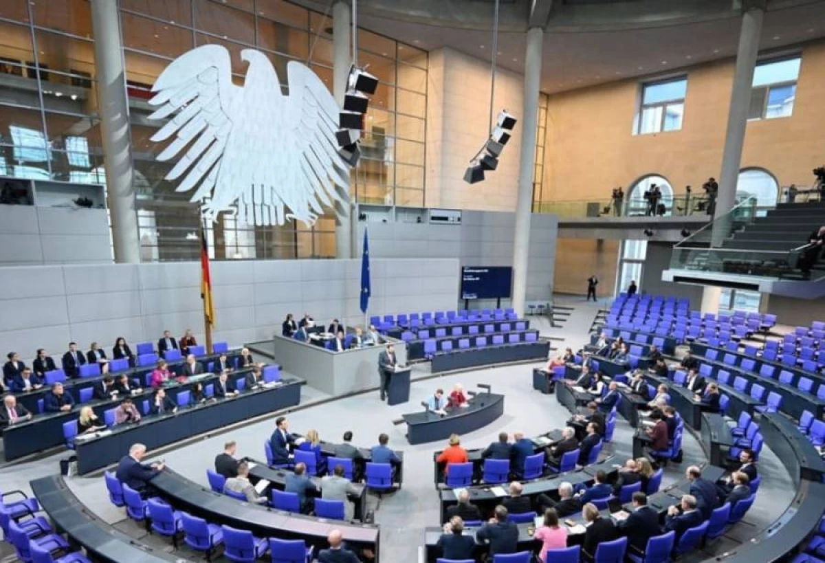 Bundestaq yeni hərbi xidmət qanununu qəbul etdi