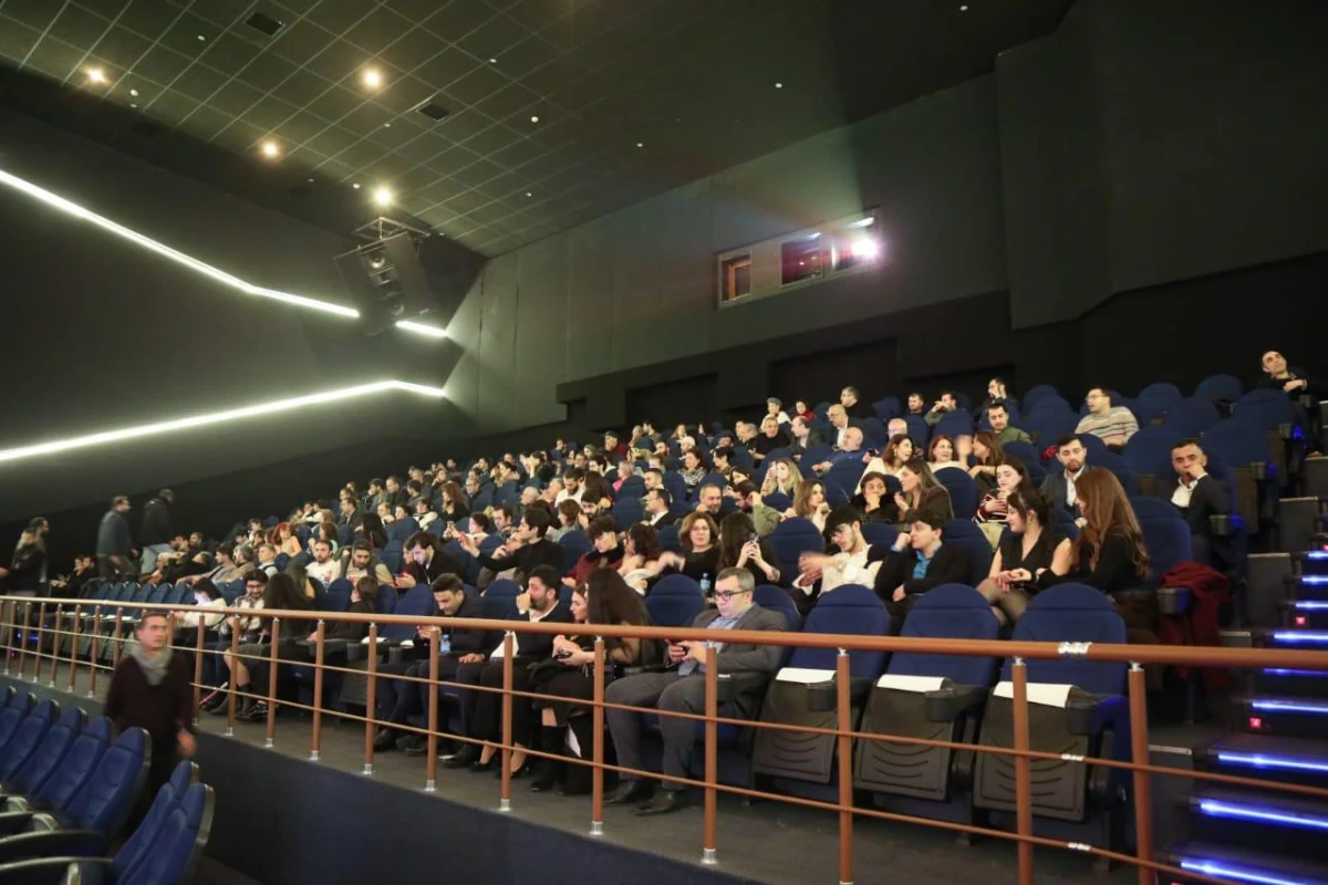 “Boşluğa xütbə” filminin Bakı premyerası böyük maraqla qarşılandı — 9