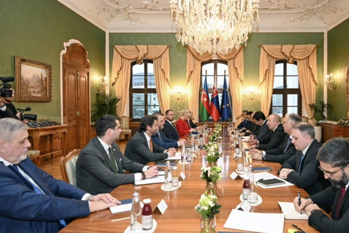 Bratislavada Azərbaycan və Slovakiya prezidentlərinin geniş tərkibdə görüşü oldu- Yeniləndi