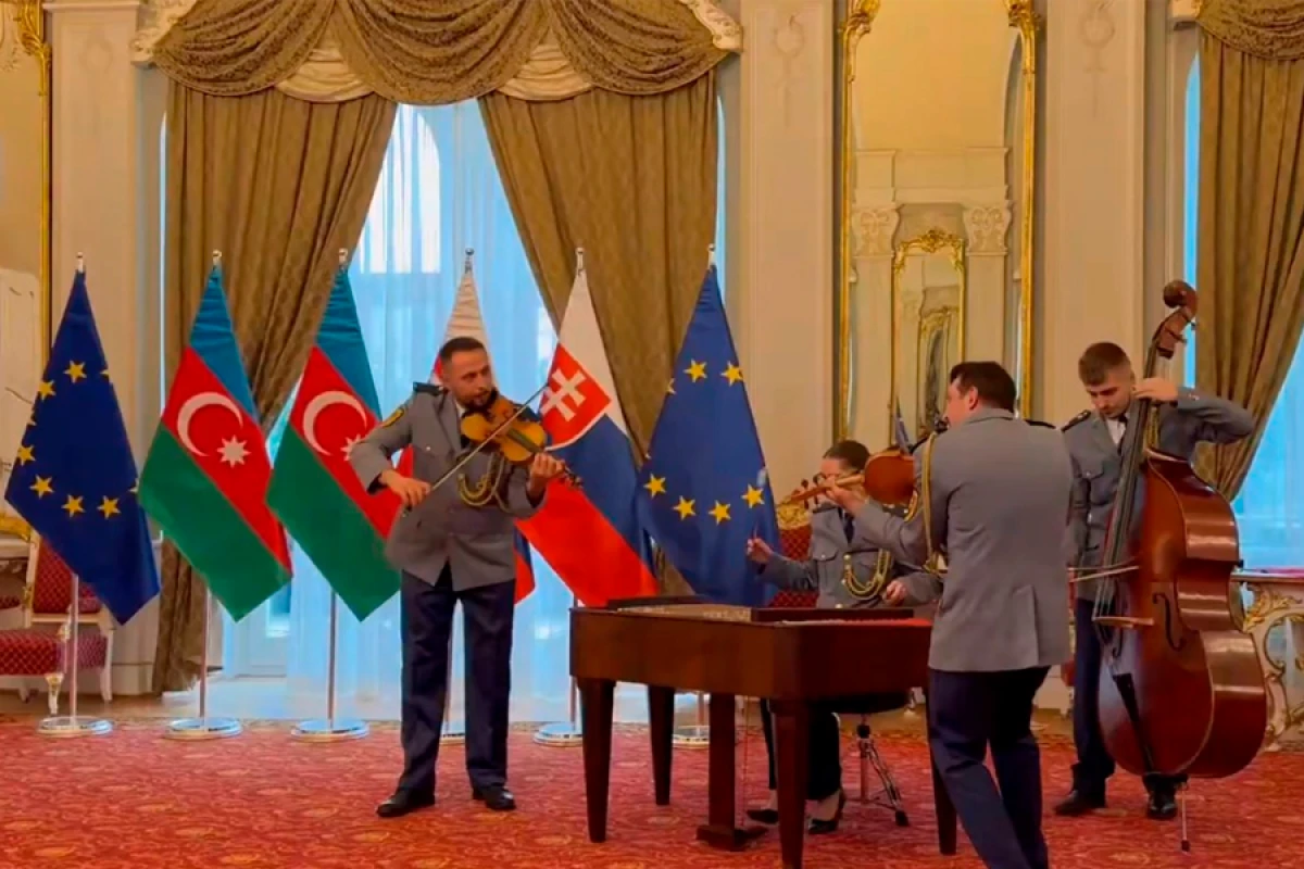 Slovakiya hərbi orkestri “Qurban olum Azərbaycan” mahnısını ifa etdi - VİDEO