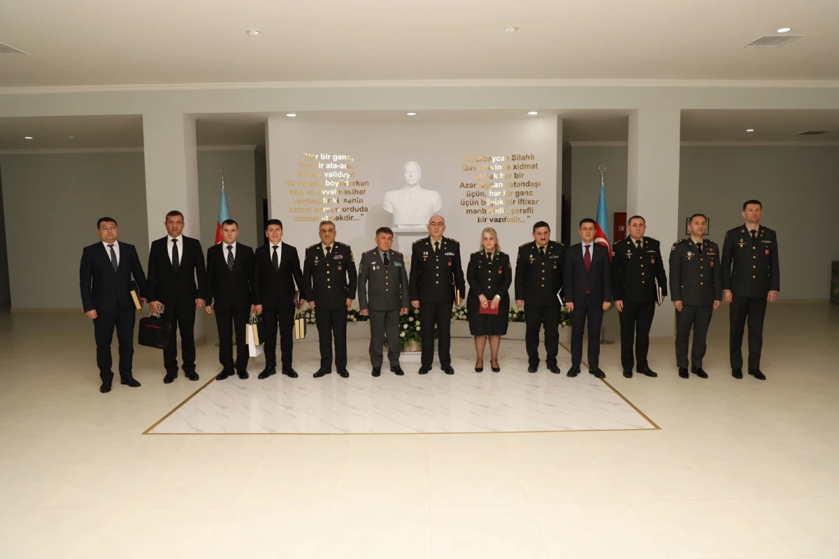Dövlət Xidmətində Özbəkistandan gələn rəsmi nümayəndələrlə görüş keçirildi — 8