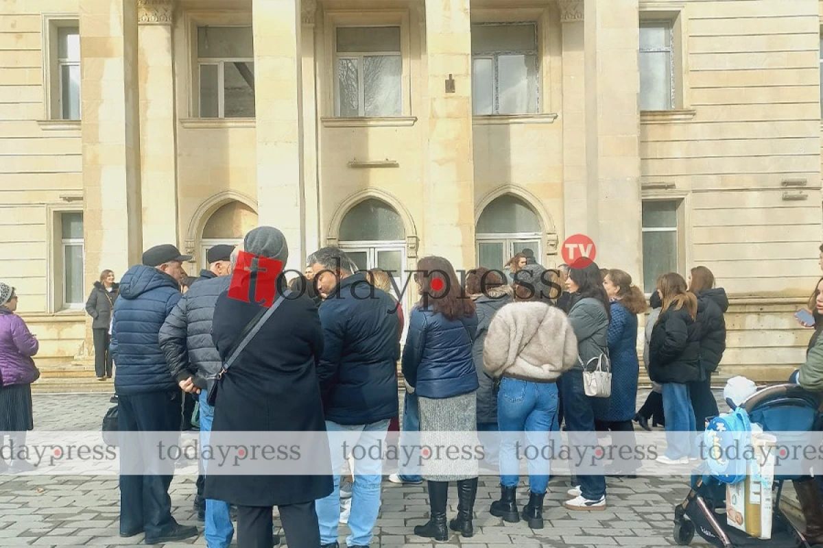 Təmiri dayandırılan gimnaziya ilə bağlı valideynlər yenidən etiraz edir – FOTO — 3