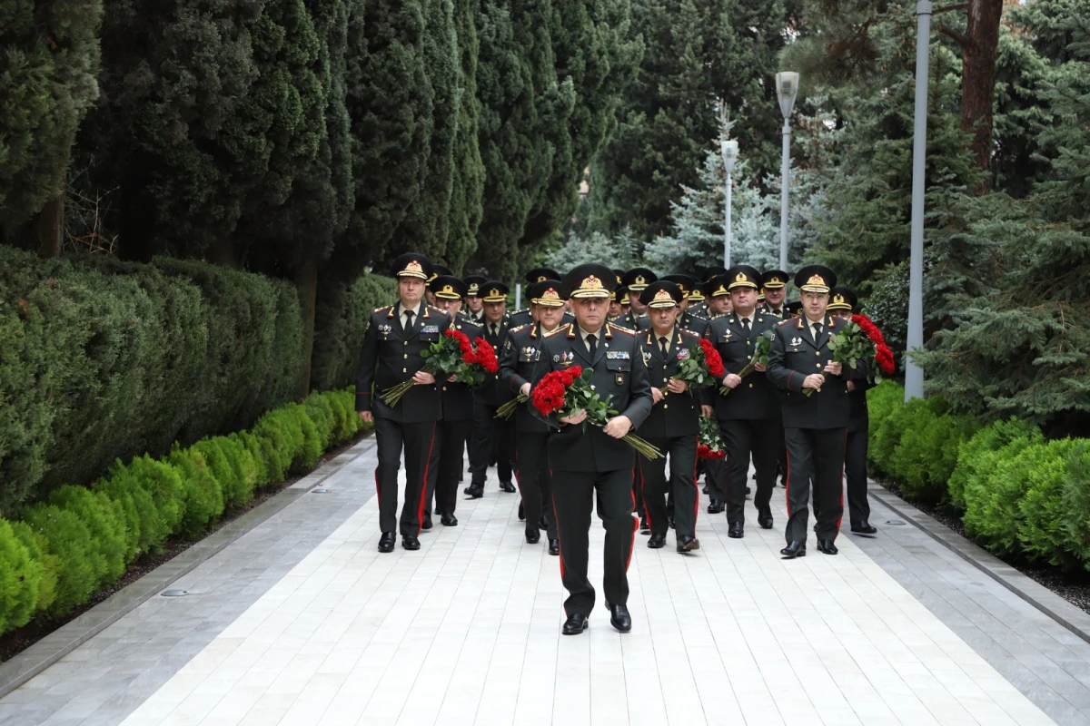 Dövlət Xidmətinin əməkdaşları Ulu Öndər Heydər Əliyevin xatirəsini yad etdi — 1