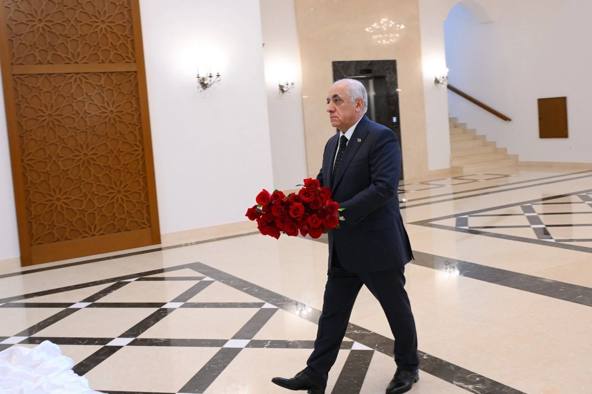 Əli Əsədov Türkmənistanda Heydər Əliyevin xatirəsini yad etdi — 2