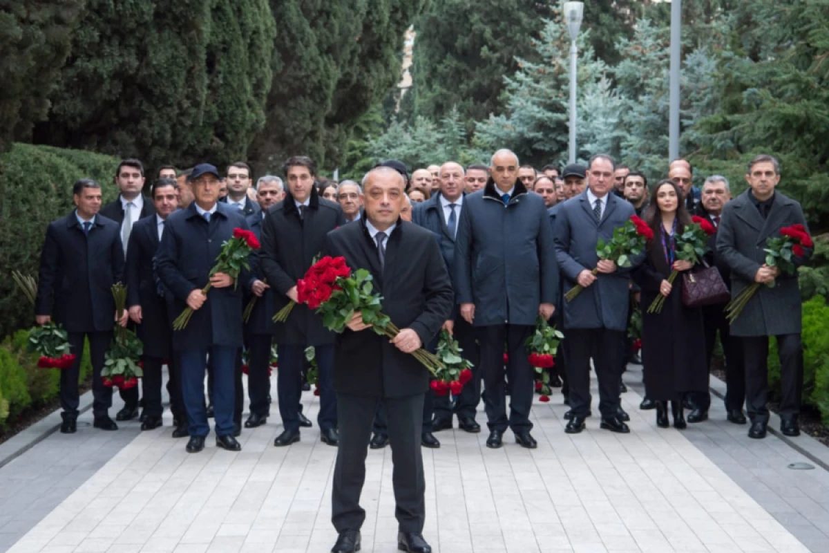 ADSEA kollektivi Heydər Əliyevin xatirəsini andı