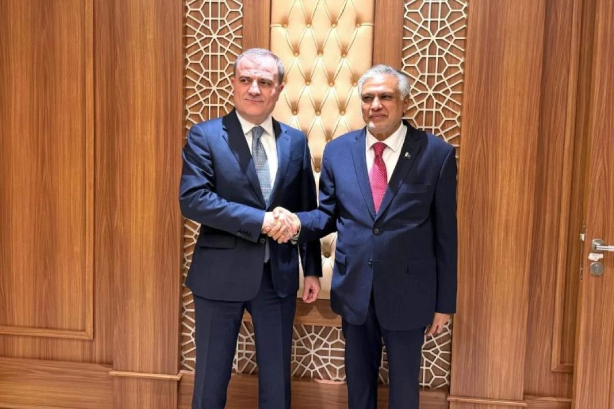 Azərbaycan və Pakistan XİN rəhbərləri regional məsələləri müzakirə etdilər