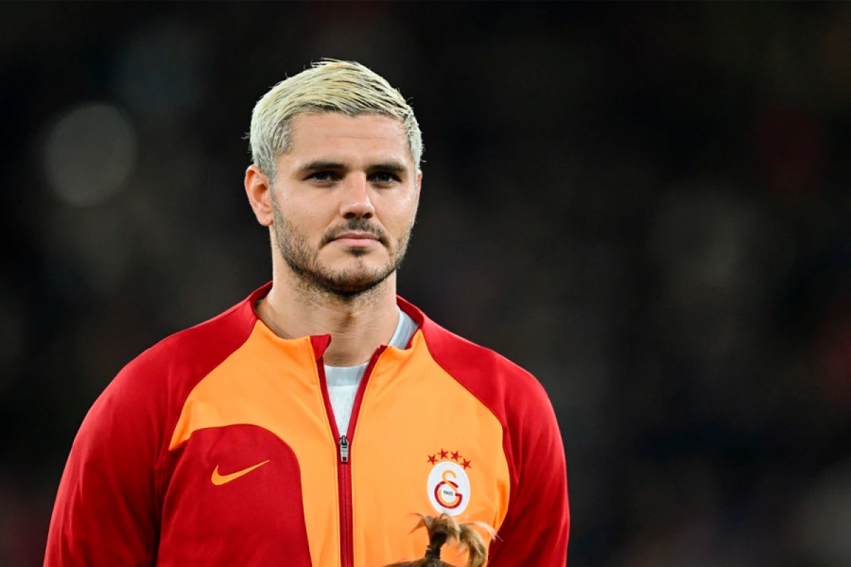 Kapitan qalır: “Qalatasaray” İkardi xəbərlərinə son verdi