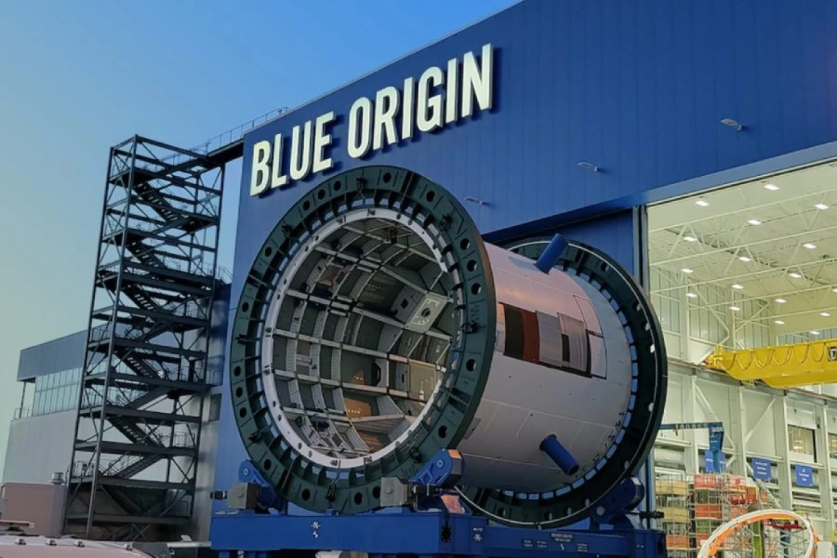 "Blue Origin" əlil arabası istifadəçisini kosmosa aparır