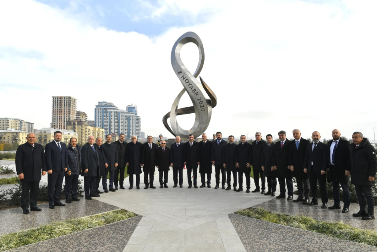 Cevdet Yılmaz Zəfər parkını ziyarət etdi — 1