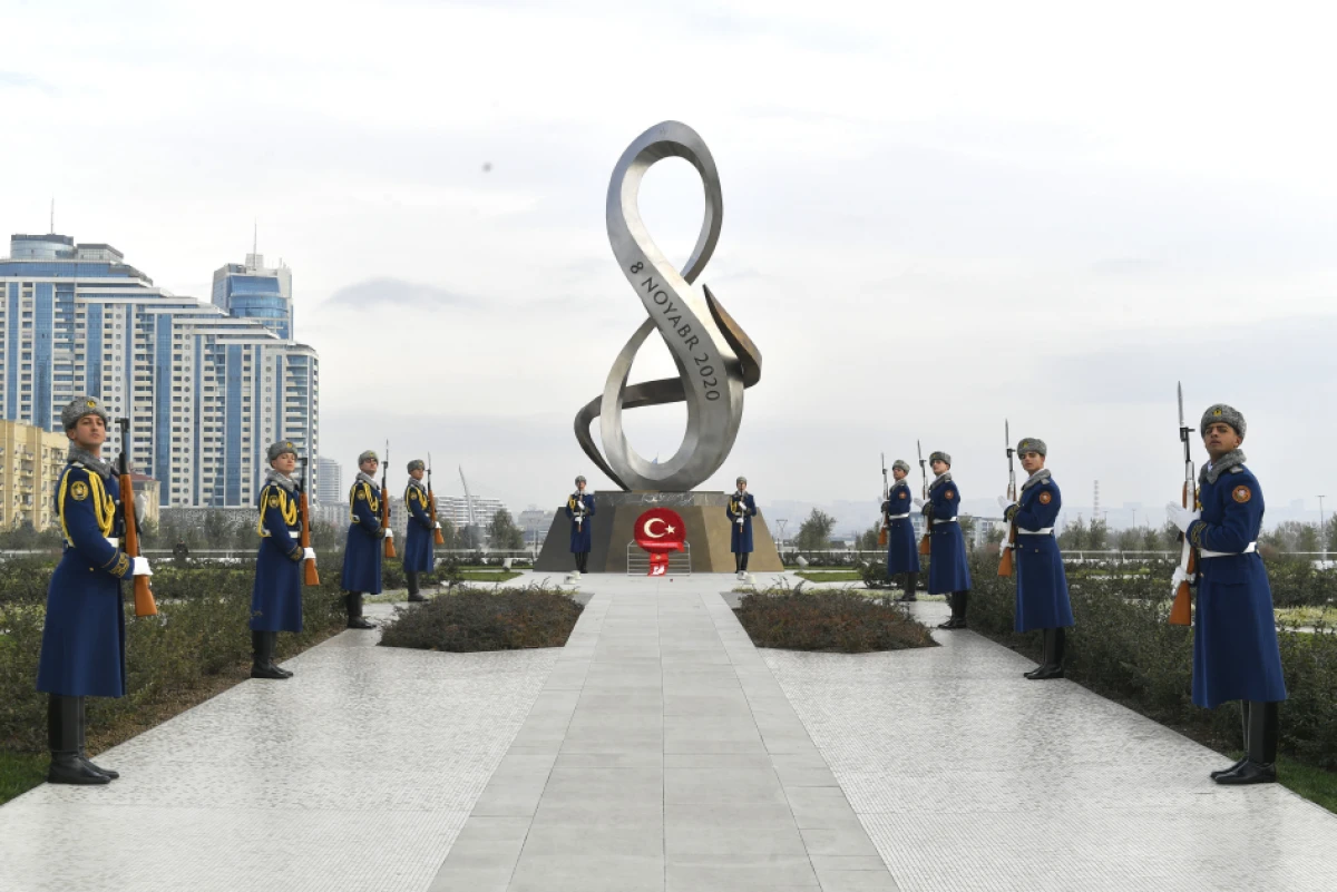 Cevdet Yılmaz Zəfər parkını ziyarət etdi — 2