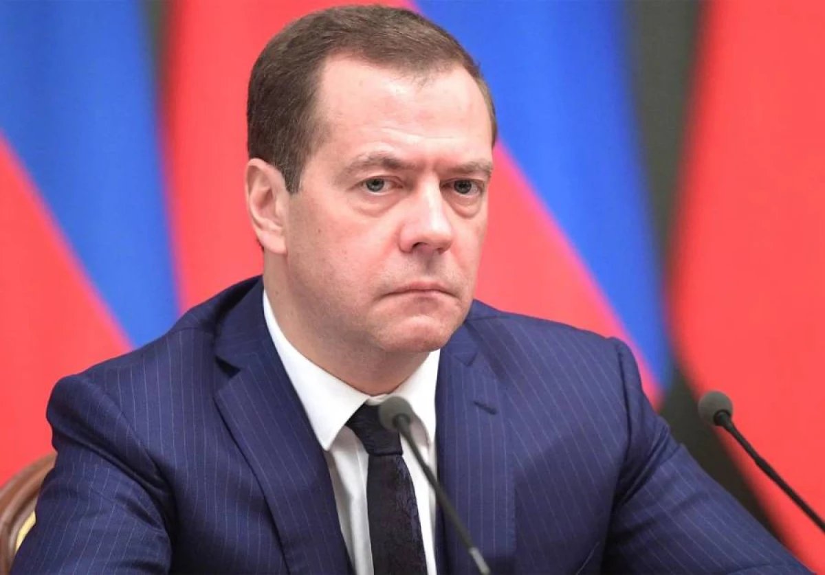 Medvedev Aİ siyasətçilərinin sülh açıqlamalarını şərh etdi