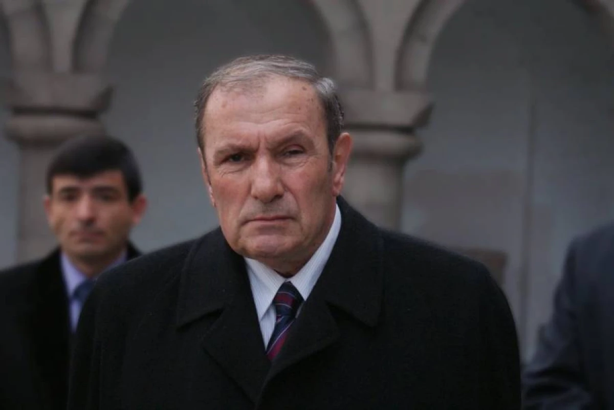 Keçmiş prezident Paşinyanın yerinə onu seçmək  istəyir