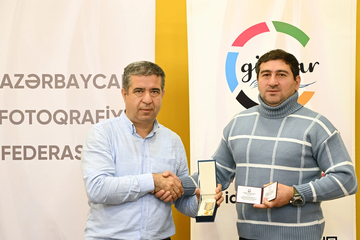 Fotoqraflar “Azərbaycan milli mətbuatının 150 illiyi” yubiley medalı ilə təltif olundu — 2