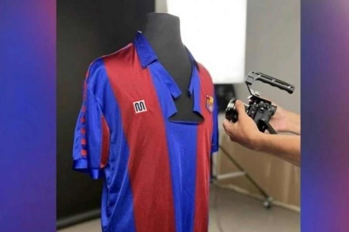 Futbol tarixinin parçası - Maradona forması 152 min avroya