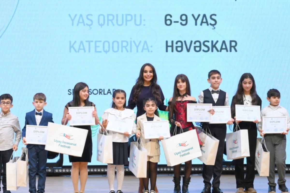 Leyla Əliyeva və Alena Əliyeva mükafatlandırma mərasimində iştirak etdilər