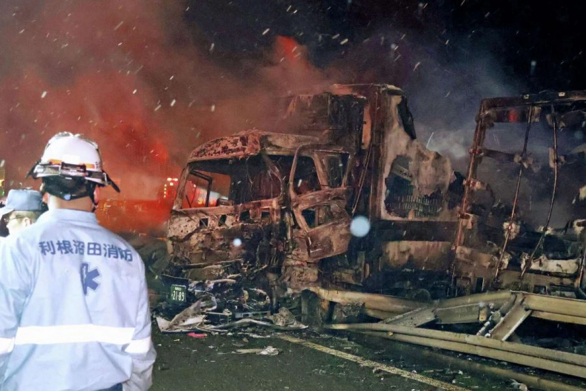 50-dən çox avtomobil qəzaya düşdü: 1 ölü, 26 yaralı