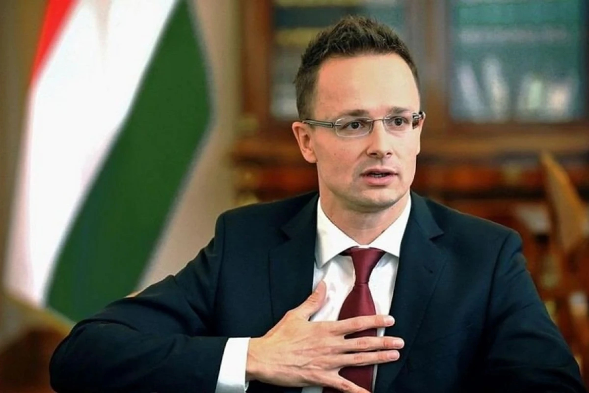 Siyarto: Macarıstan Aİ-nin miqrasiya paktını icra etməyəcək