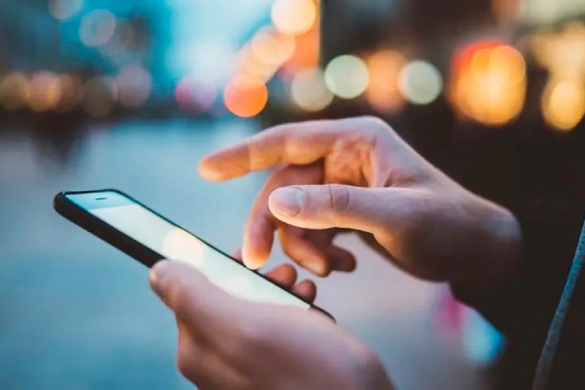 Mobil telefonların qeydiyyatı üçün 100 manat rüsum alınacaq