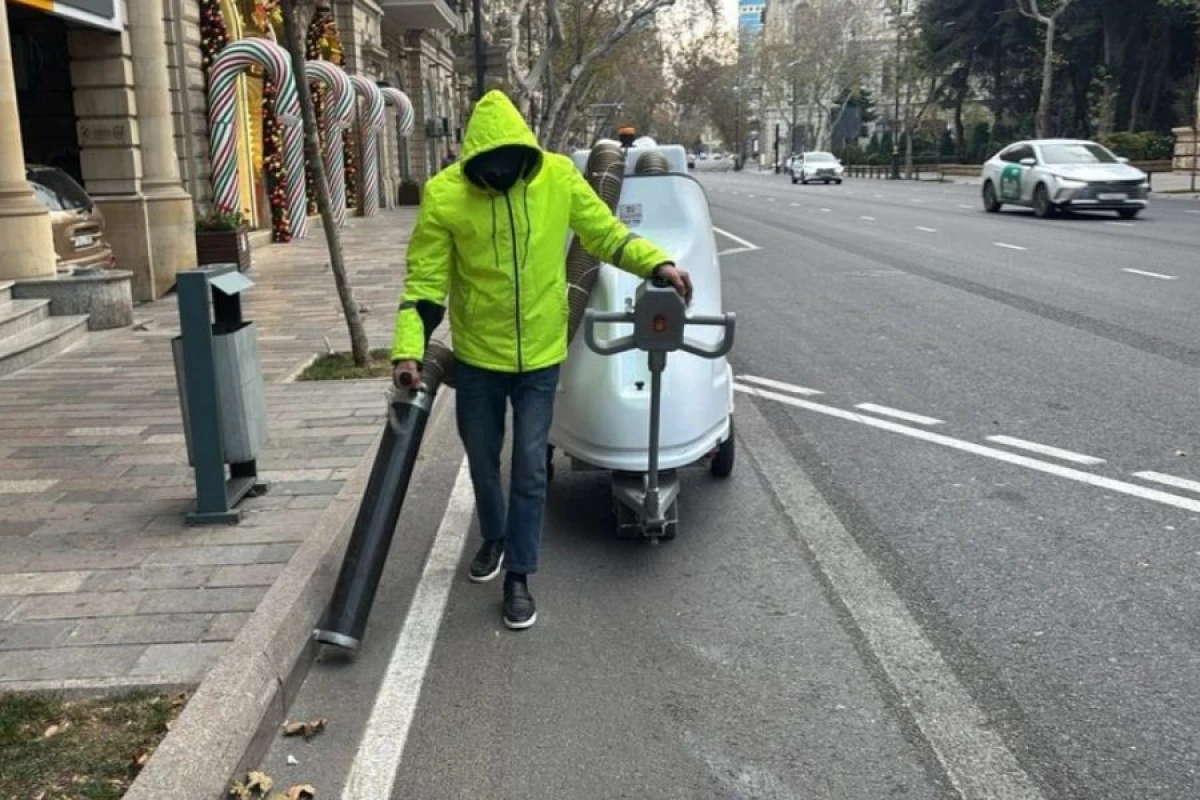 Bayram tədbirlərindən sonra Bakının küçə və parkları tam təmizləndi