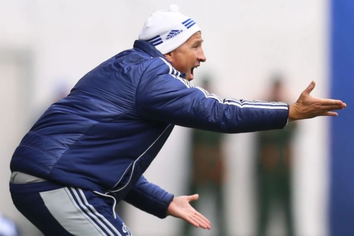 Rumıniya futbolu Dan Petresku üçün dualar edir