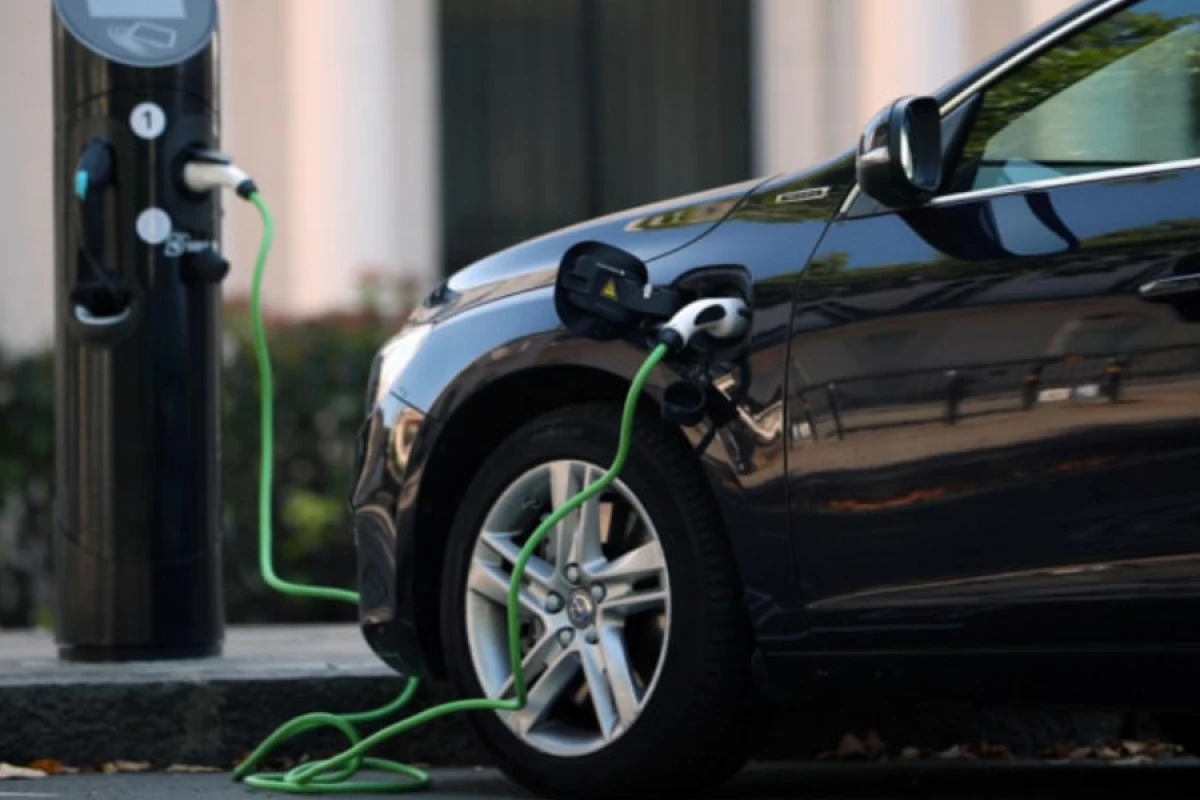 Norveçdə yeni avtomobillərin 96%-i elektromobil olub
