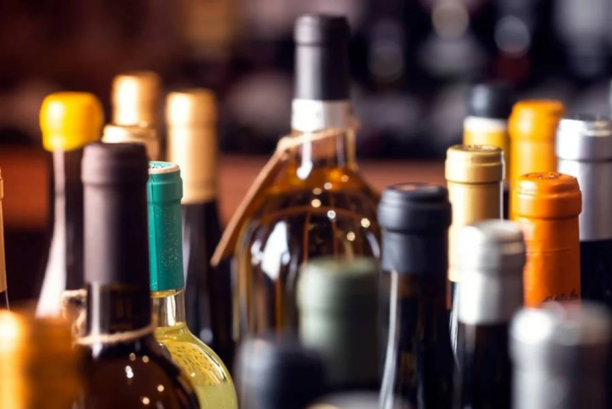 Azərbaycanın alkoqollu və alkoqolsuz içkilərin idxalı ilə bağlı xərcləri 13 %-dən çox artdı