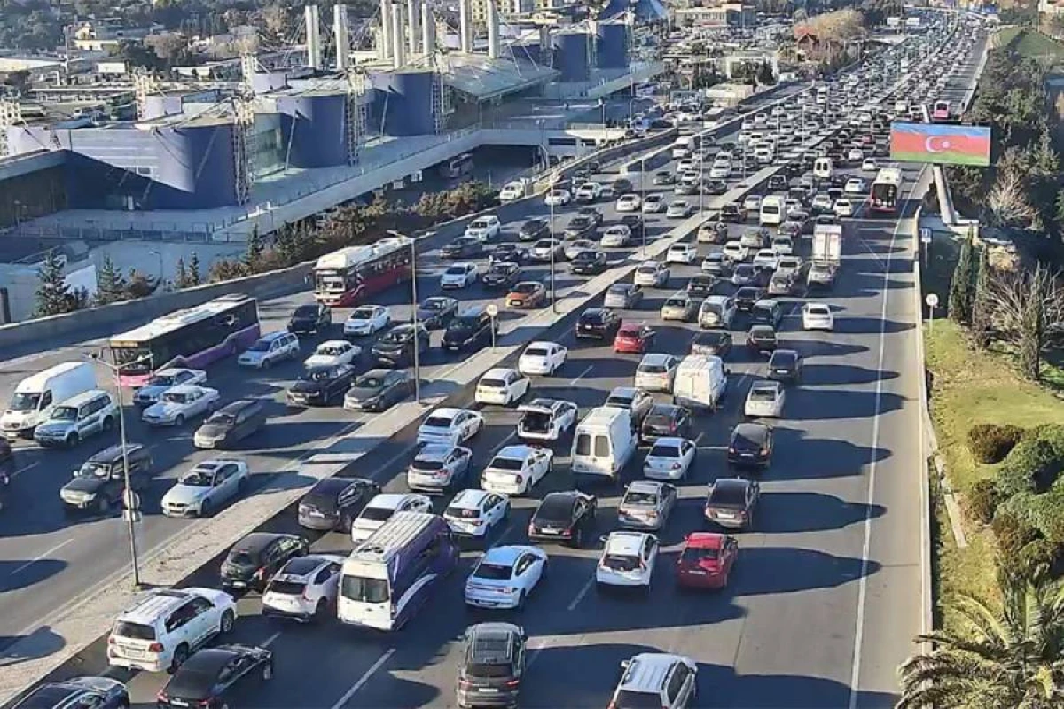 Bakıda sıxlıq müşahidə olunan yollar açıqlandı