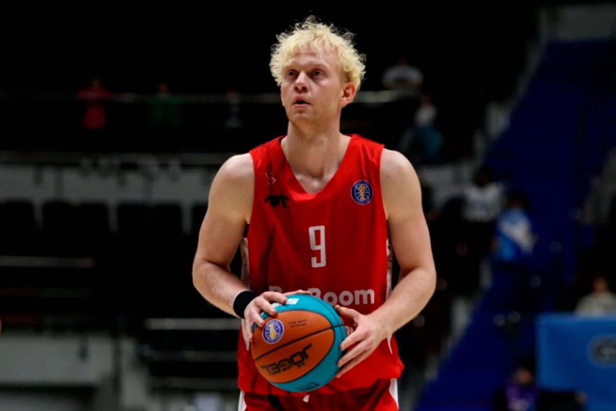 Rusiyalı basketbolçu həbsdən azad edildi