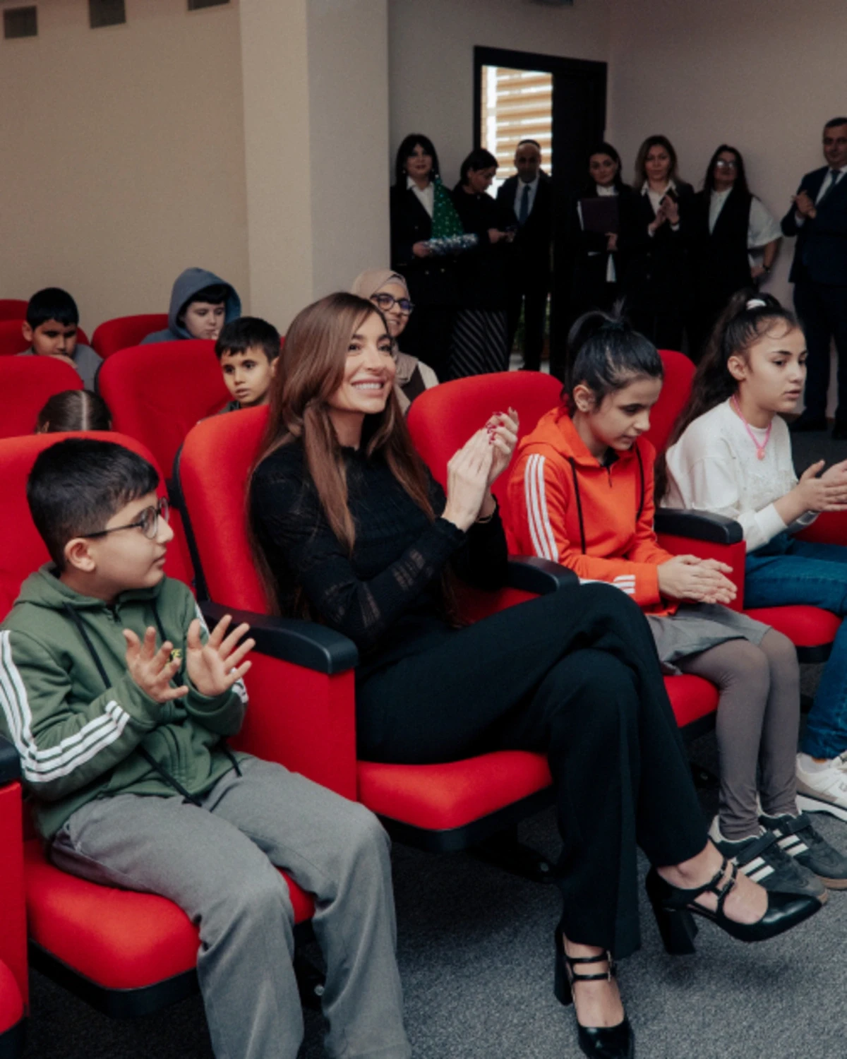 Arzu Əliyeva və Alena Əliyeva Sığınacaq və Sosial Reabilitasiya Müəssisəsində — 2