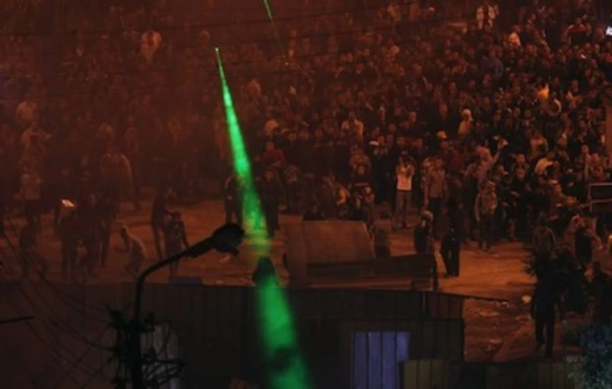 KİV: İran etirazçılara qarşı yaşıl lazer tətbiq etdi