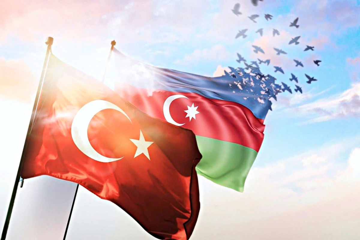 Parçalanan dünyada birləşən iki qardaş: 34 illik tarix