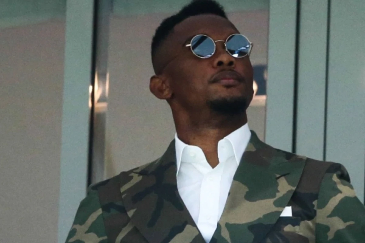 Samuel Eto'O diskvalifikasiya edildi və cərimələndi